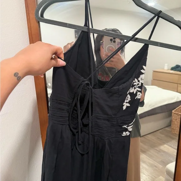 Elegant Black and White Floral Maxi Dress - Picture 3 of 5